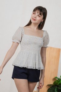 Selune Prints Smocked Top In White (XS)