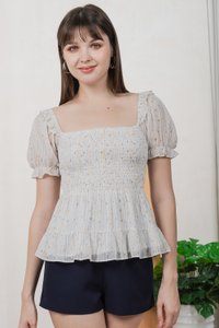 Selune Prints Smocked Top In White (XS)