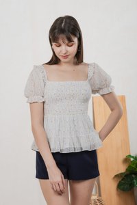 Selune Prints Smocked Top In White (XS)