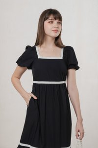 Vanilla Contrast Maxi Dress In Black