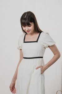 Vanilla Contrast Maxi Dress In ivory