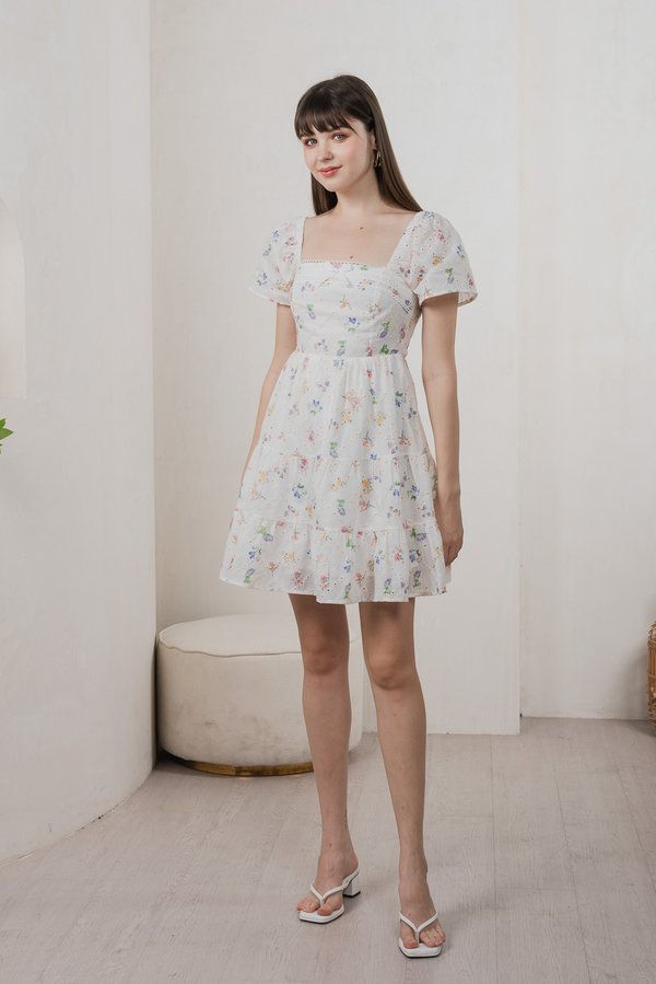 Julie Floral Eyelet Ribbon Dress In White (XS)
