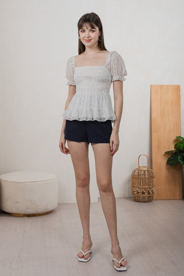Selune Prints Smocked Top In White (XS)