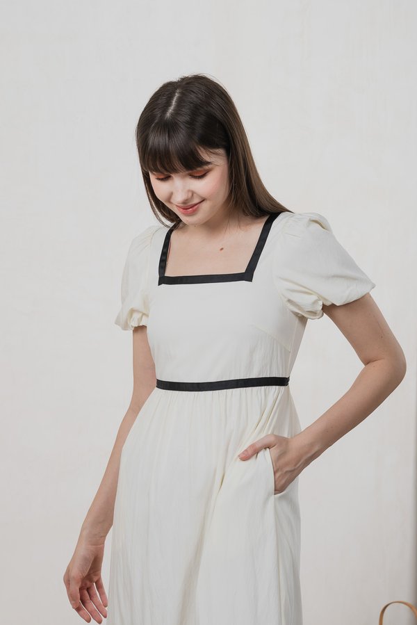 Vanilla Contrast Maxi Dress In ivory
