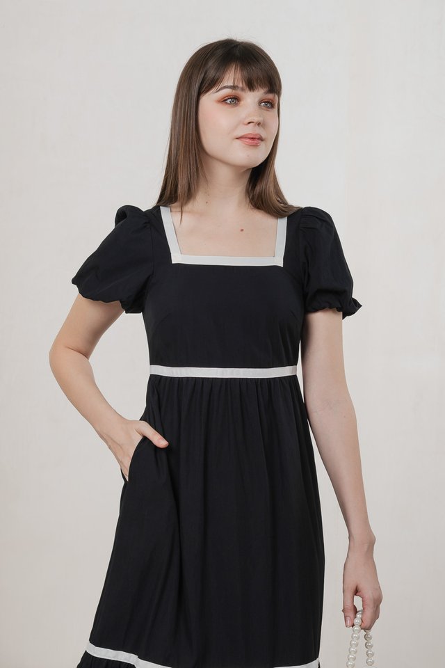 Vanilla Contrast Maxi Dress In Black