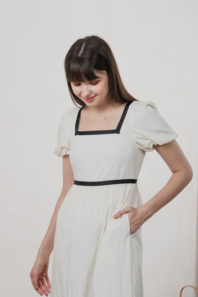 Vanilla Contrast Maxi Dress In ivory