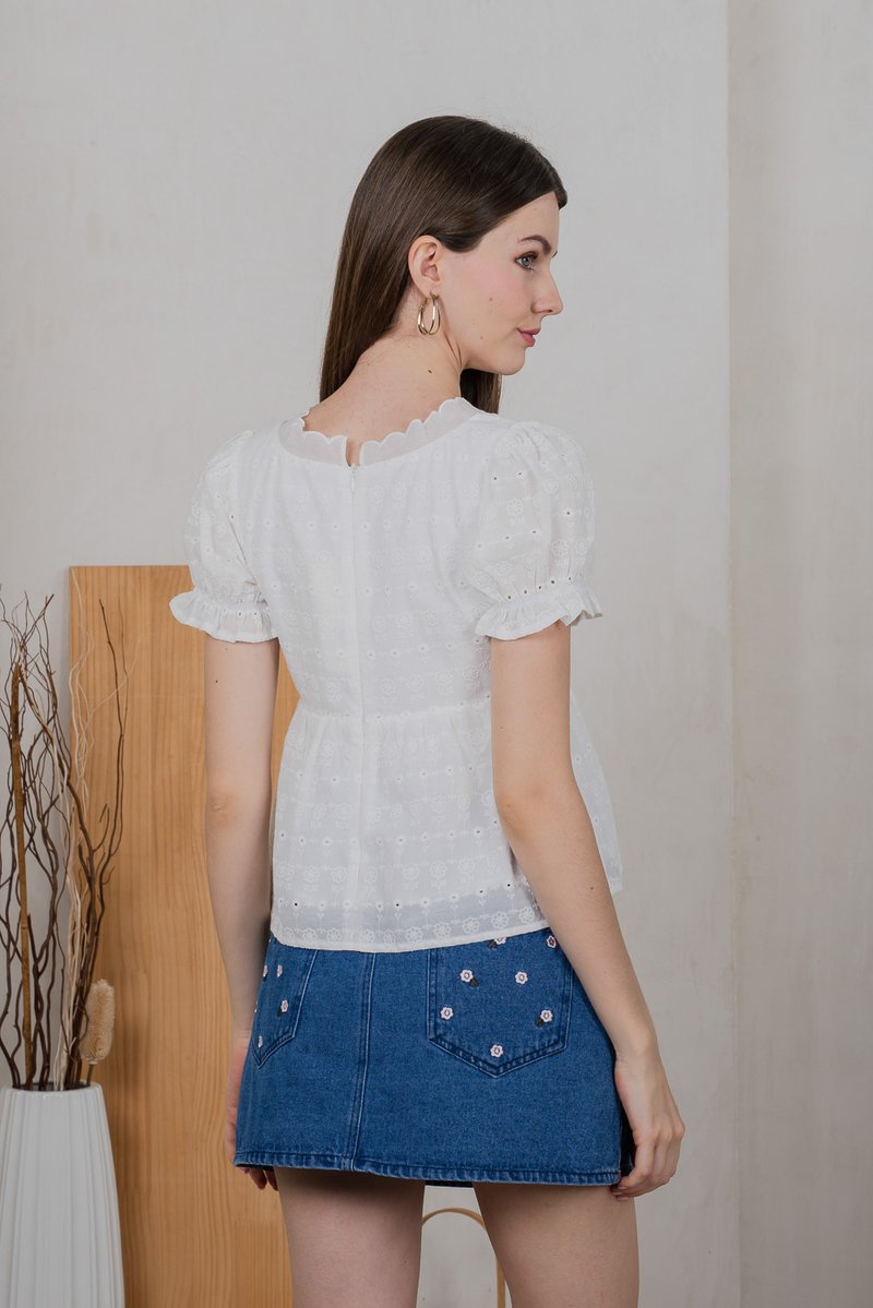 Elowyn Eyelet Babydoll Top In White