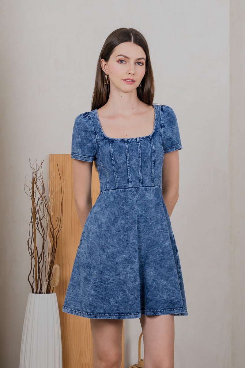 Glint Denim Panelled Dress in Acid Wash (XS)