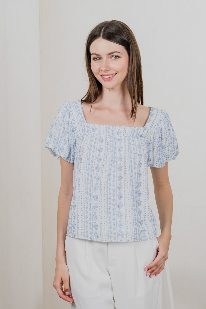Rome Floral Prints Textured Top In Light Blue (XS)