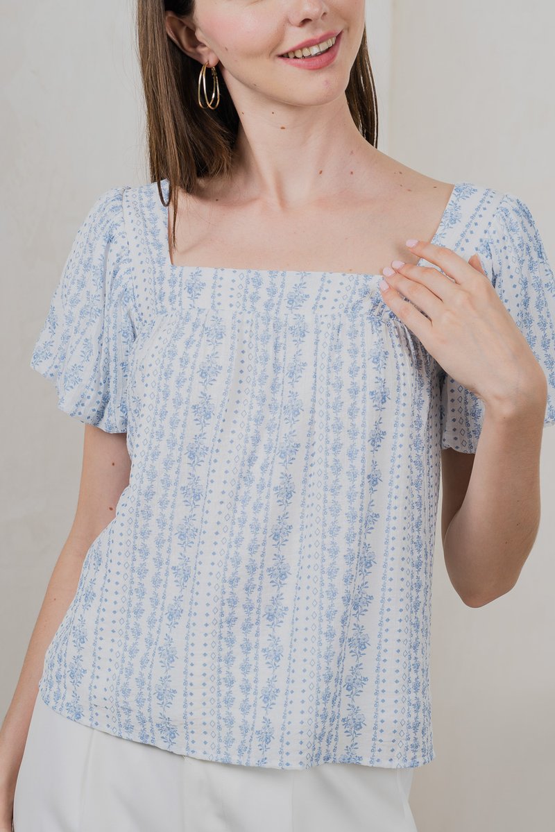 Rome Floral Prints Textured Top In Light Blue (XS)