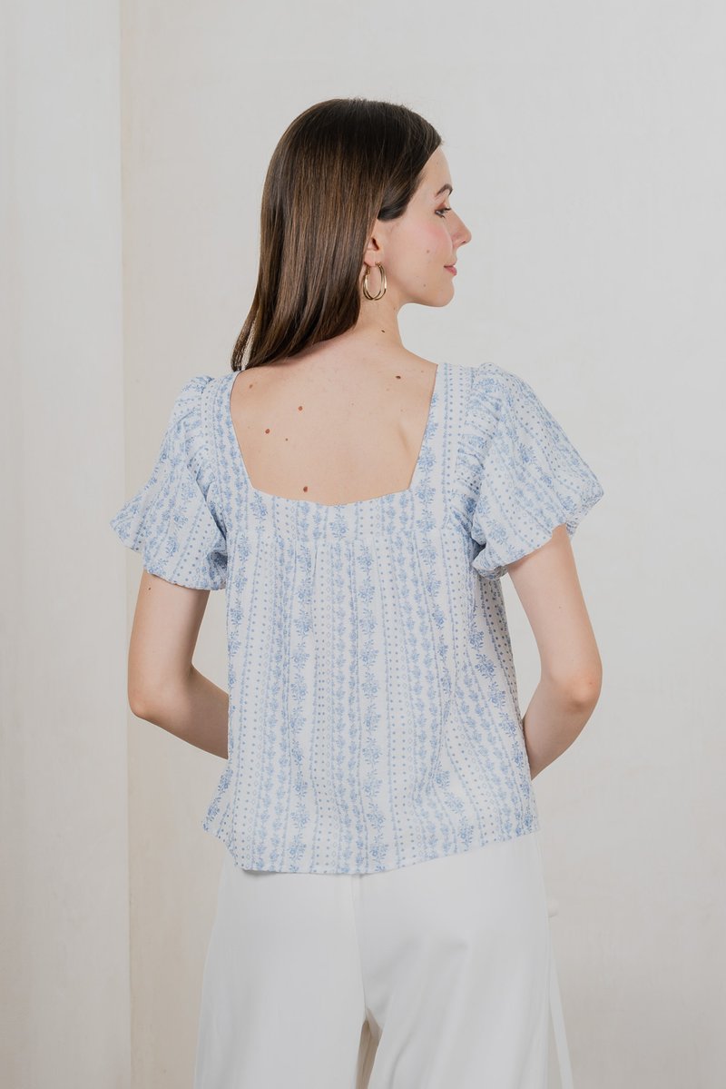 Rome Floral Prints Textured Top In Light Blue (XS)