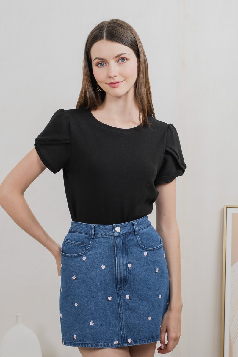 Lotus Denim Embroidered Skort In Dark Wash (XS)