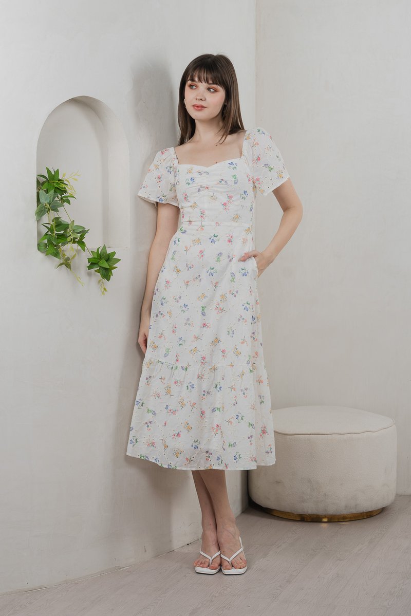 Julie Floral Eyelet Sweetheart Midi Dress In White (XS)