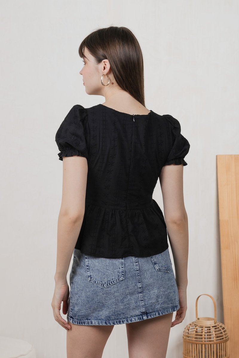 Everest Eyelet Broderie Empire Top In Black (XS)