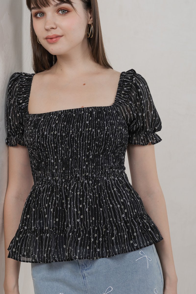 Selune Prints Smocked Top In Black