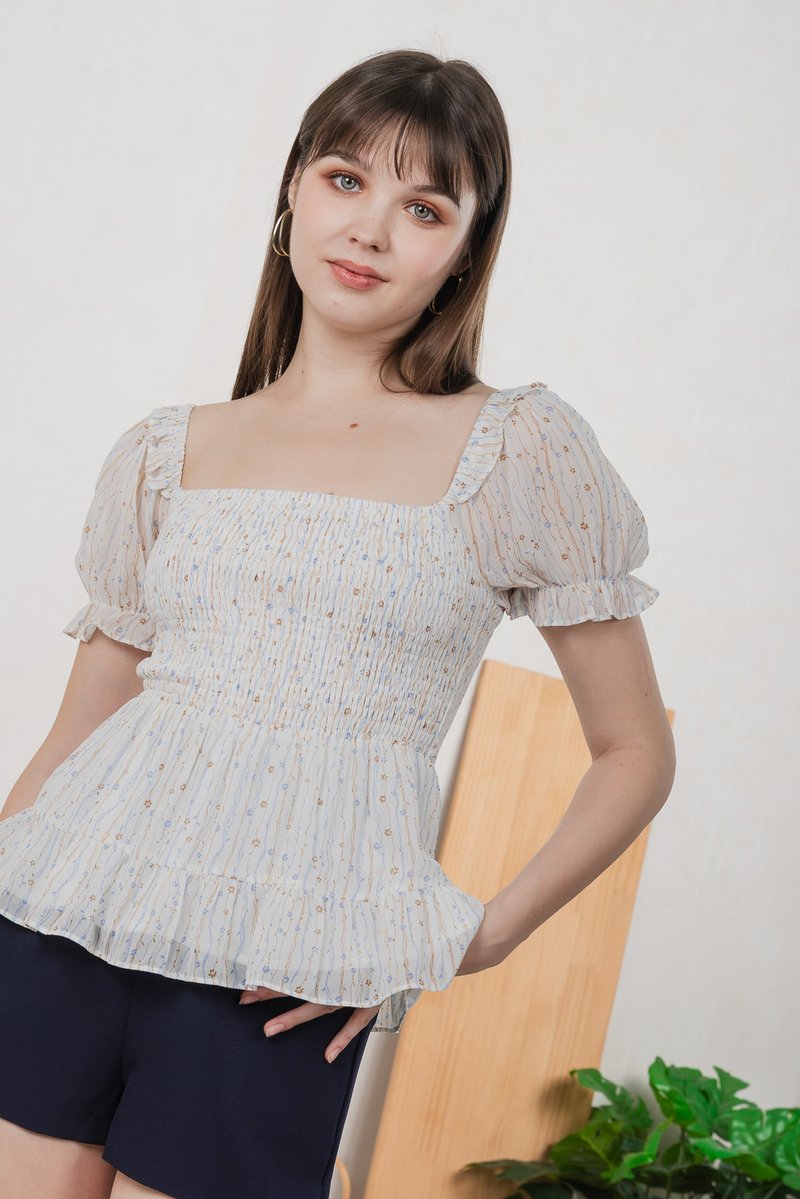 Selune Prints Smocked Top In White (XS)