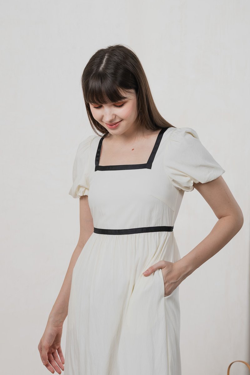 Vanilla Contrast Maxi Dress In ivory
