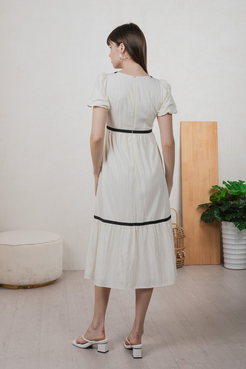Vanilla Contrast Maxi Dress In ivory
