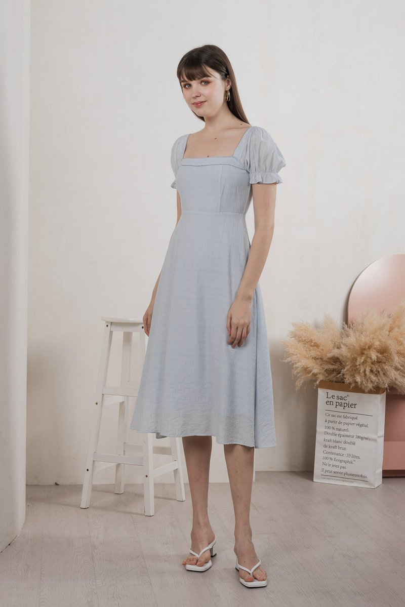 Montana Textured Midi Dress In Ice Blue (XS)