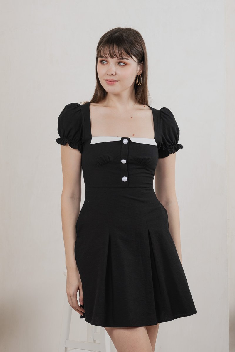 Ari Button Pleated Dress In Black