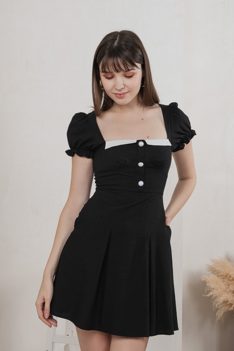 Ari Button Pleated Dress In Black
