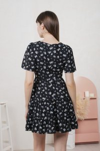 Etsuki Floral Tiered Ruffles Dress In Black