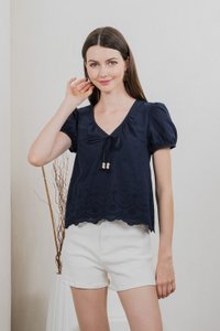 Este Eyelet Broidery Ribbon Top In Navy