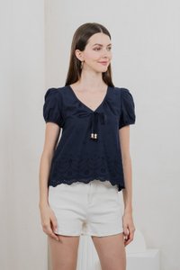 Este Eyelet Broidery Ribbon Top In Navy