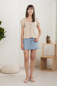 Phaedra Pintuck Ribbon Top In Sand
