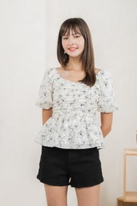 Hibiscus Floral Ruched Top In White (XS)