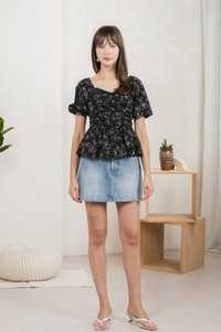 Hibiscus Floral Ruched Top In Black