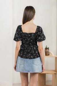 Hibiscus Floral Ruched Top In Black