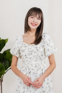Hibiscus Floral Ruched Midi Dress In White (XS)