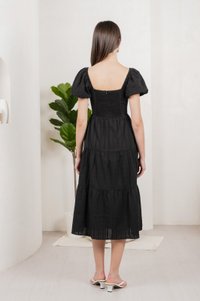 Maple Sweetheart Textured Midi Dress In Black (XS)