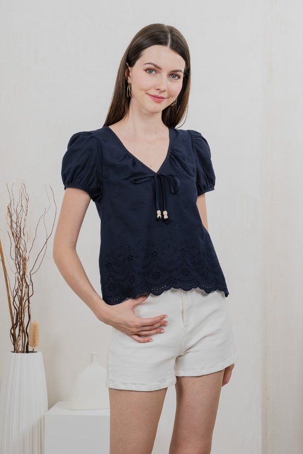Este Eyelet Broidery Ribbon Top In Navy