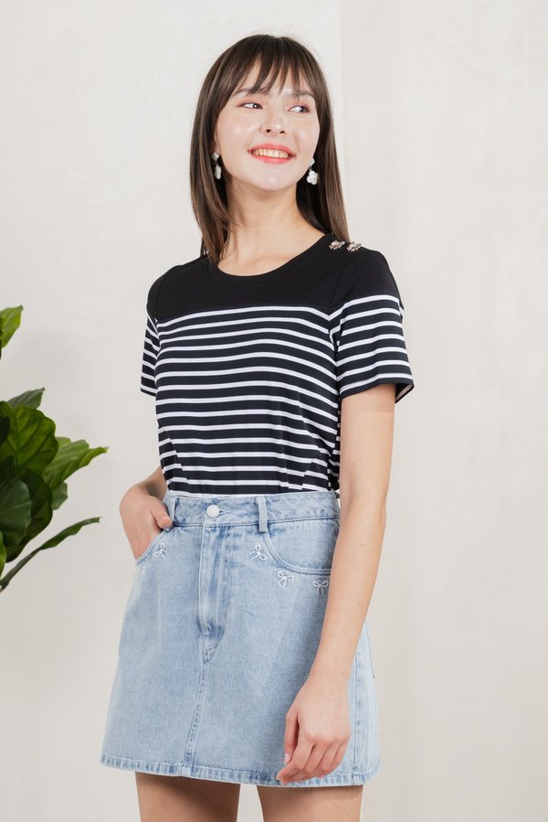 Berlin Striped Ribbon Button Tee In Black (S)