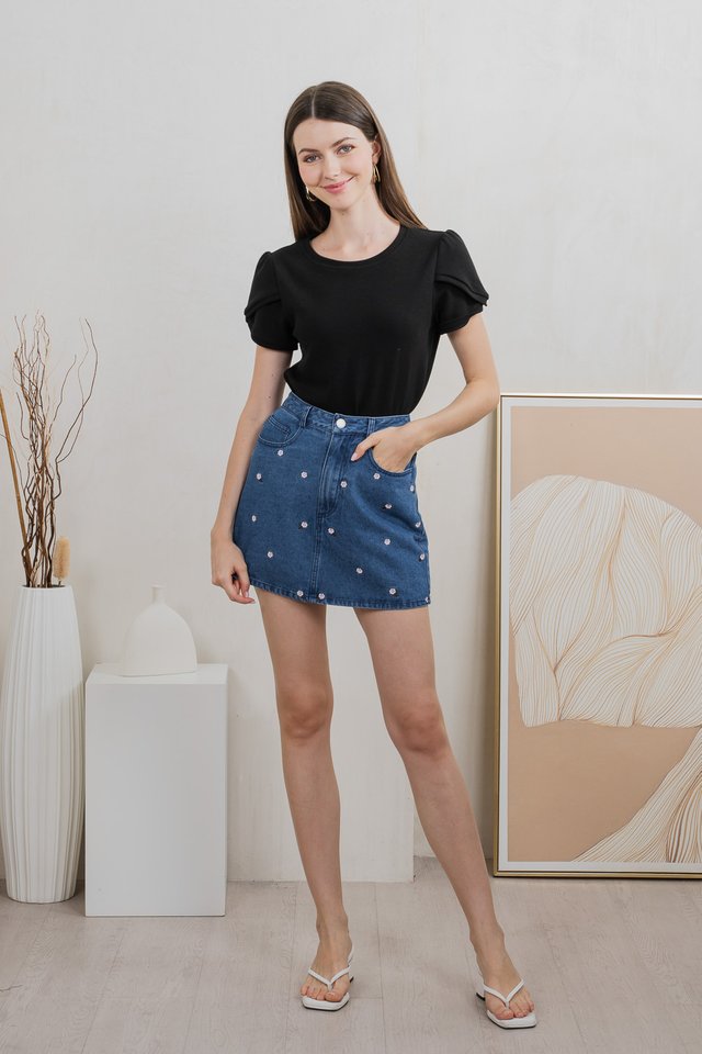 Suki Petal Sleeve Cotton Top In Black