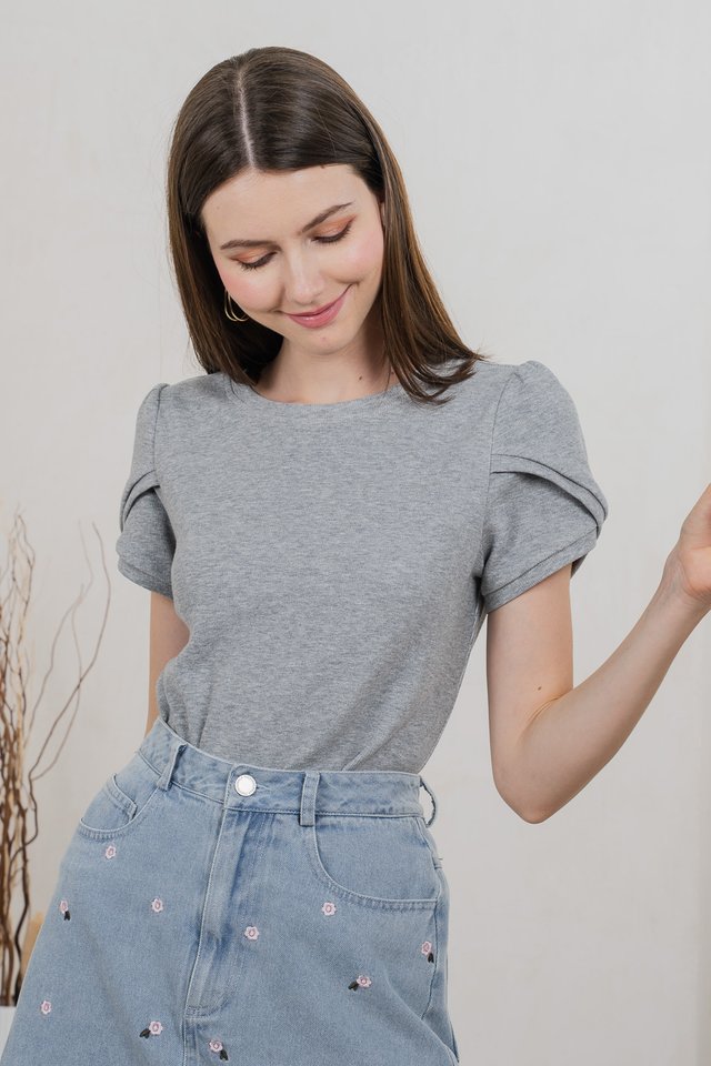 Suki Petal Sleeve Cotton Top In Grey