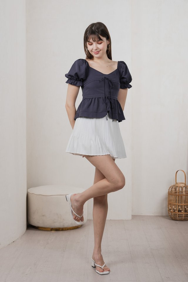 Reef Pintuck Ribbon Top In Dark Navy