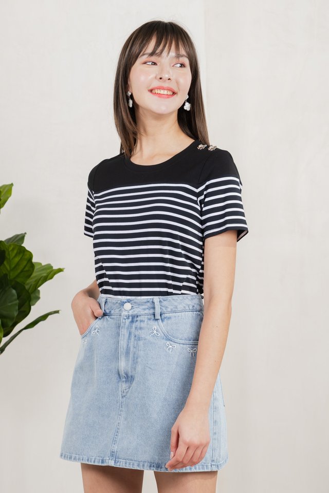 Berlin Striped Ribbon Button Tee In Black