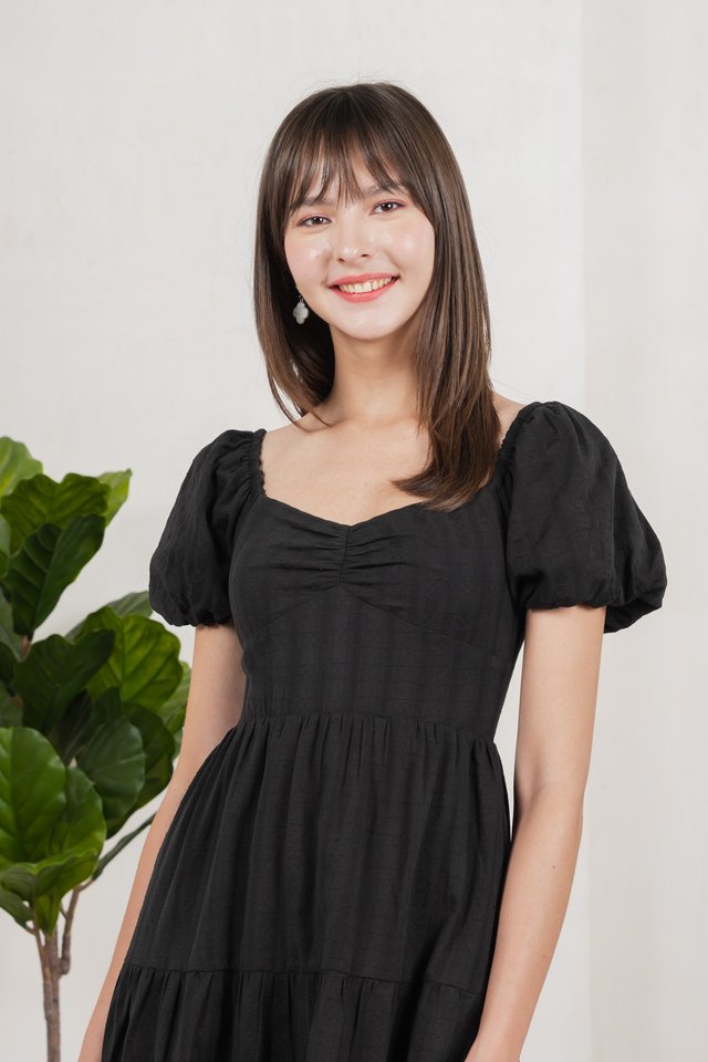 Maple Sweetheart Textured Midi Dress In Black
