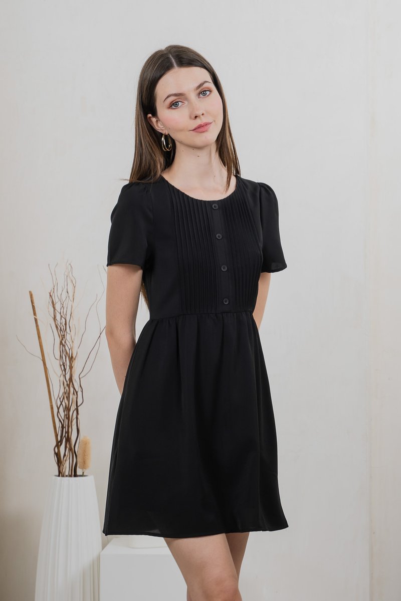 Portlyn Pintuck Button Dress In Black (XS)