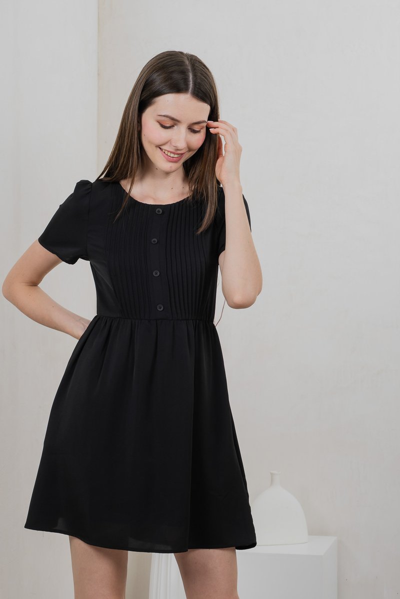 Portlyn Pintuck Button Dress In Black (XS)
