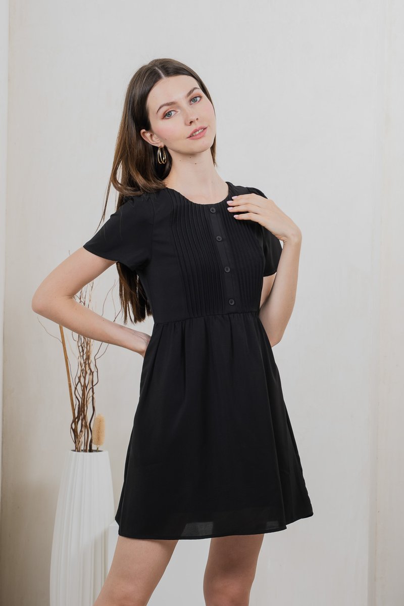 Portlyn Pintuck Button Dress In Black (XS)