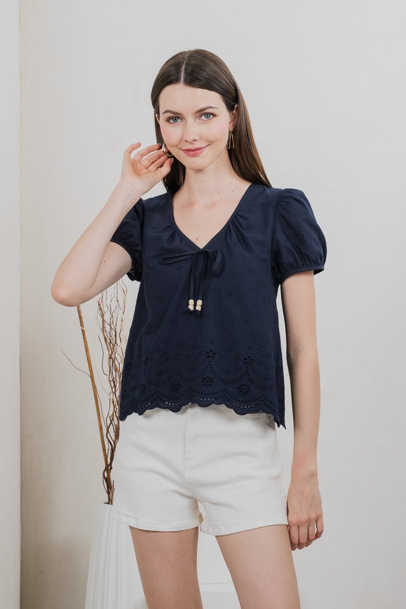 Este Eyelet Broidery Ribbon Top In Navy