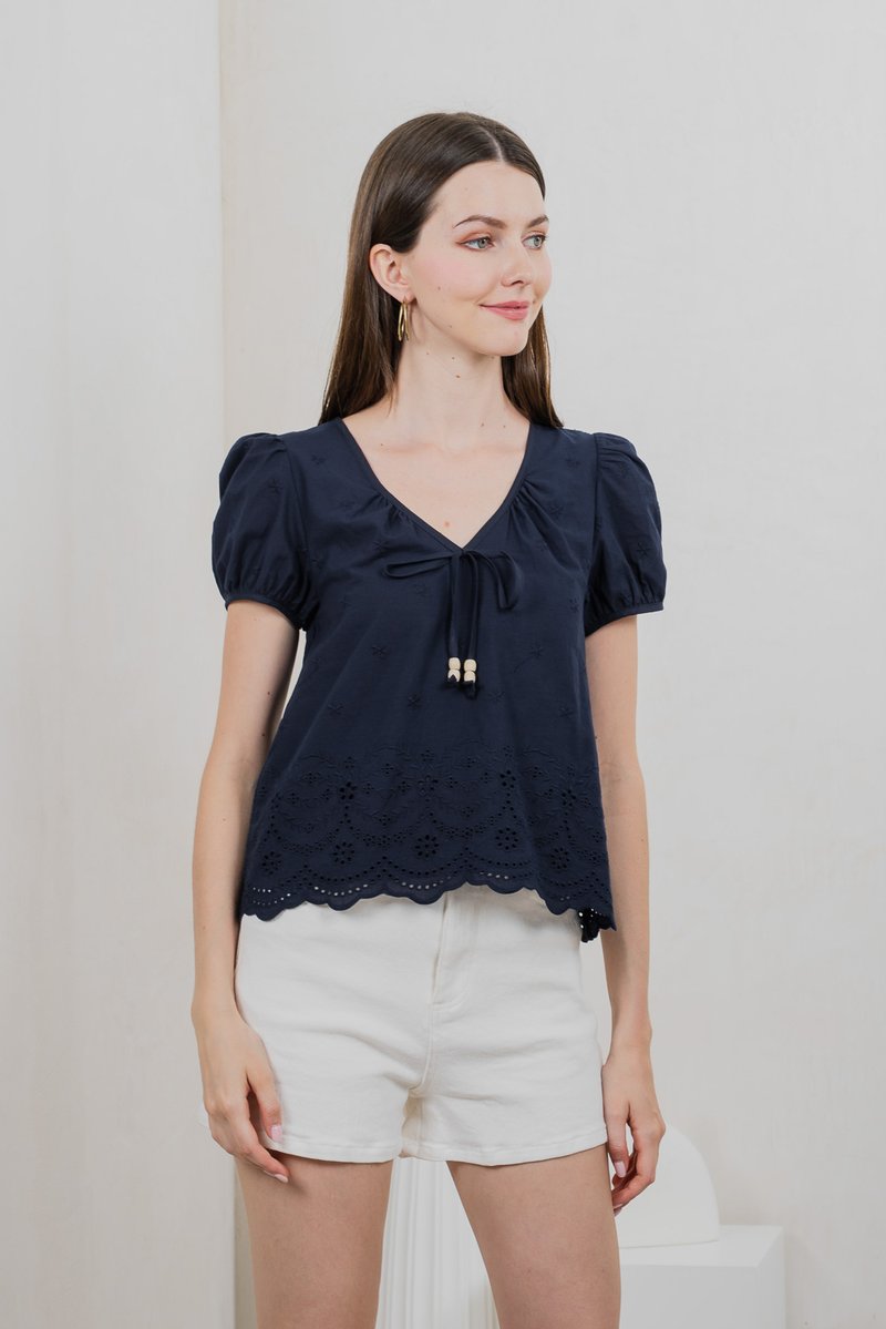 Este Eyelet Broidery Ribbon Top In Navy