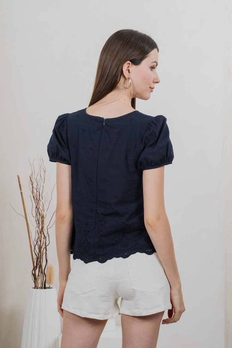 Este Eyelet Broidery Ribbon Top In Navy