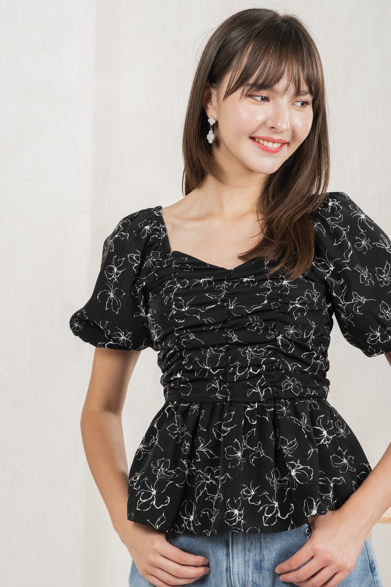Hibiscus Floral Ruched Top In Black