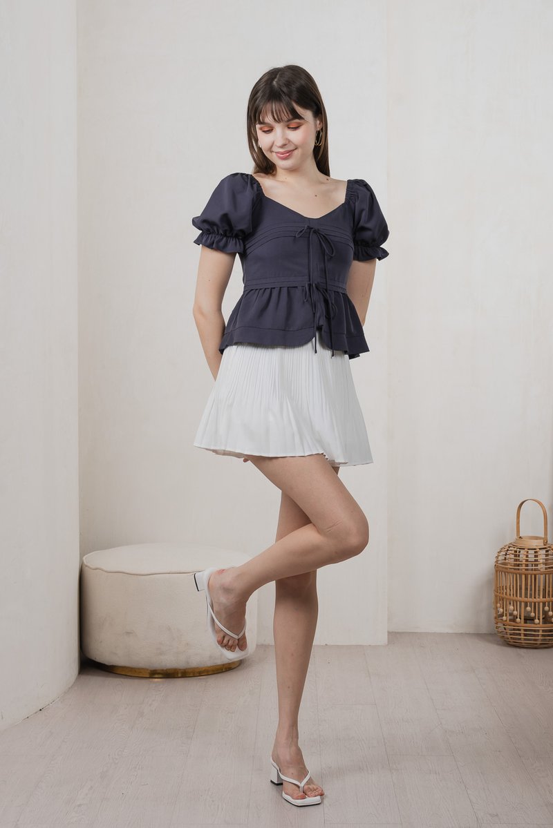 Reef Pintuck Ribbon Top In Dark Navy