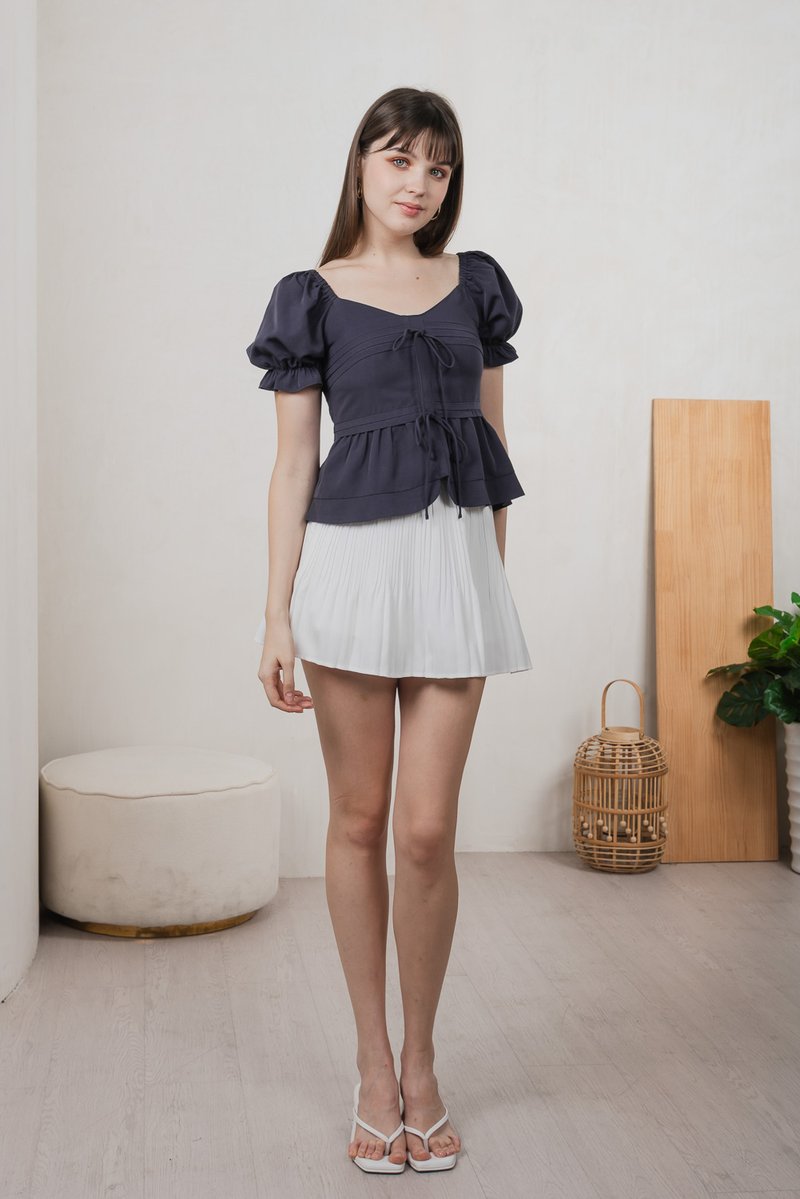 Reef Pintuck Ribbon Top In Dark Navy